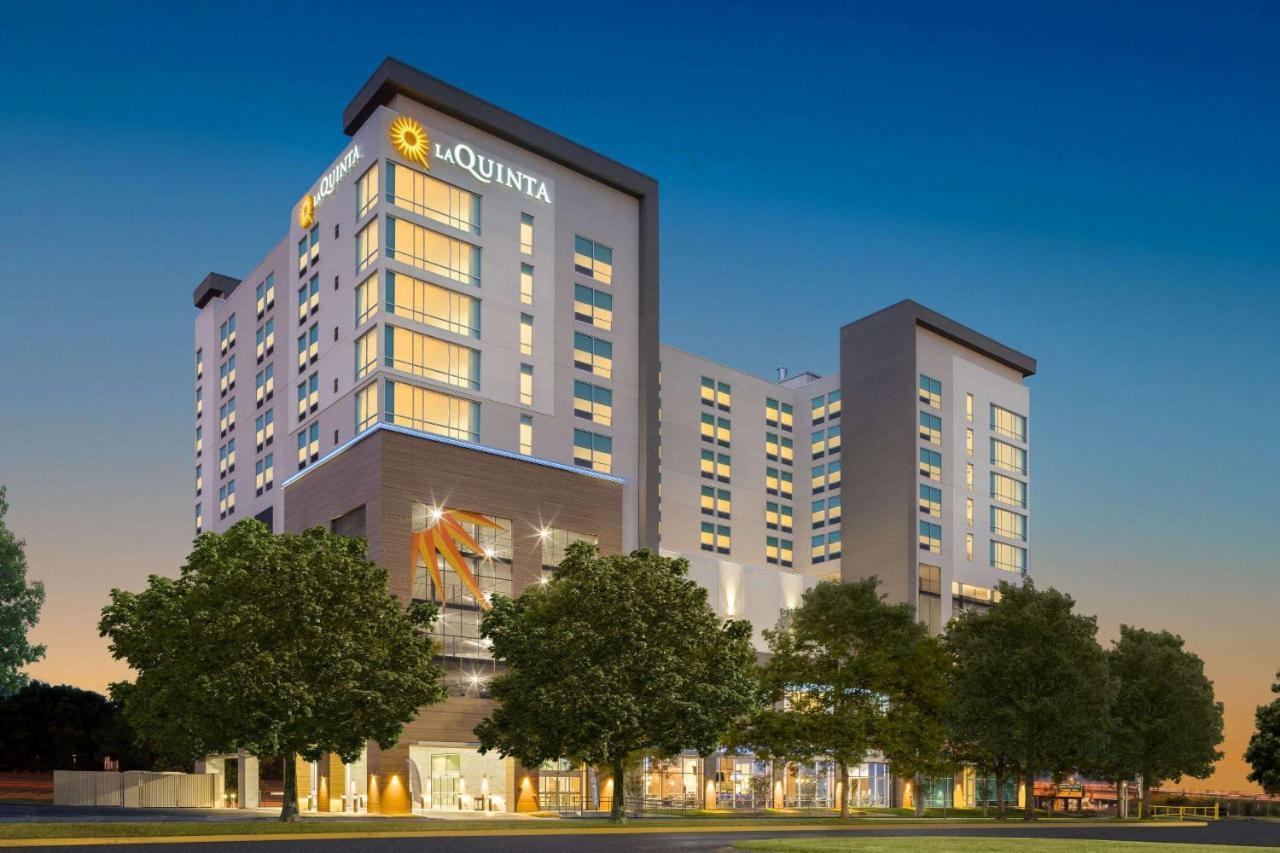 La Quinta Inn & Suites By Wyndham Nashville Downtown Stadium Zewnętrze zdjęcie